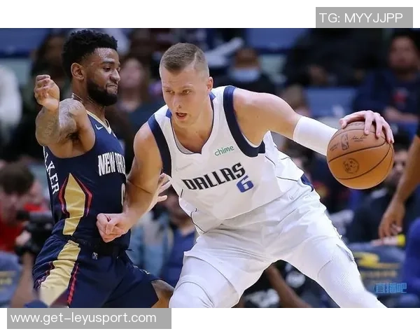 小莫布里表现平平16投仅中6得14分8板5助3断1帽正负值13 小莫布里表现平平16投仅中6得14分8板5助3断1帽正负值13